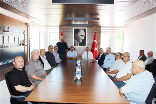 19 Mayıs Ziraat Odası Başkanı Bayram KONUŞ ve Heyeti İlçemiz Kaymakamı Sayın Haluk ŞİMŞEK'i ziyaret etti.
